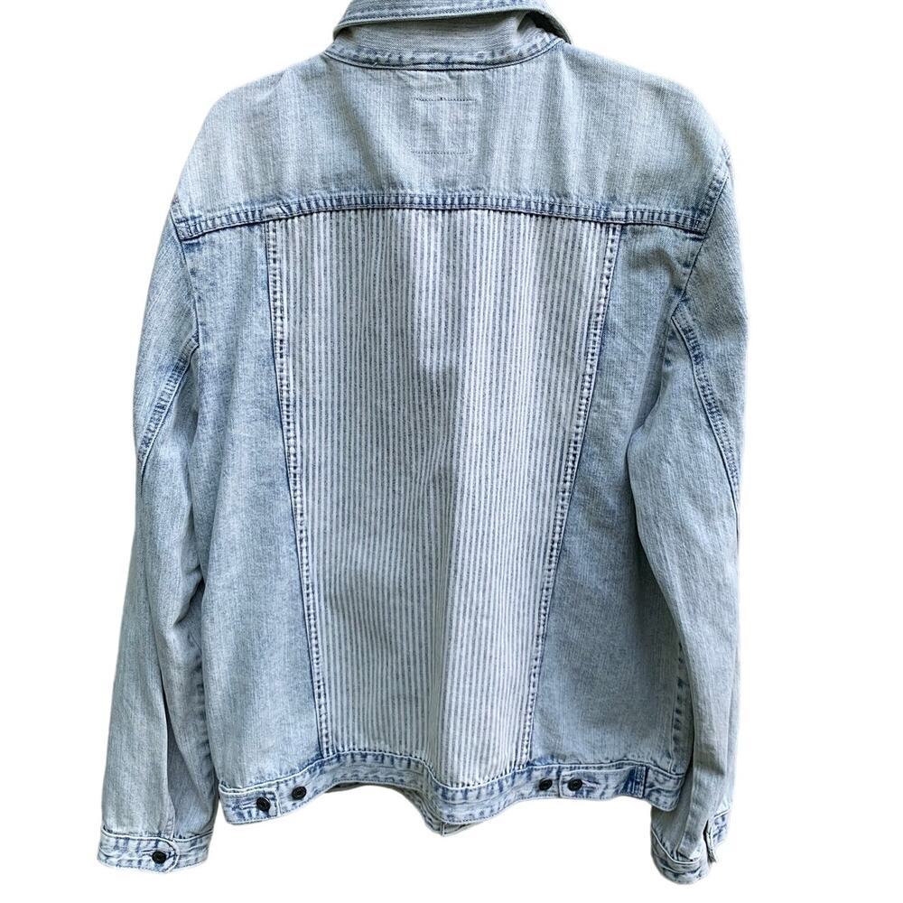 NEW w/ Tags Calvin Klein Men's Light Denim Jacket Striped Back XXL - Picture 2 of 6